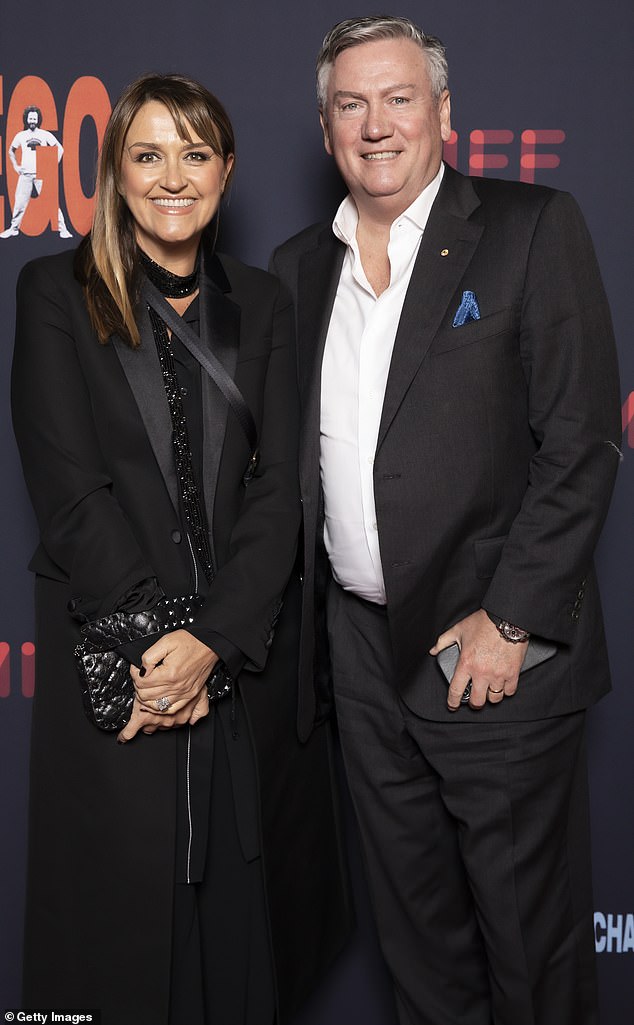 Eddie McGuire asumió un papel en Channel 7 antes de la temporada de la AFL 2025 (en la foto, con su esposa Carla)