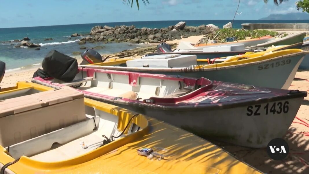 El aumento del nivel del mar amenaza a las Seychelles, donde vive la mayoría de la gente a lo largo de la costa
