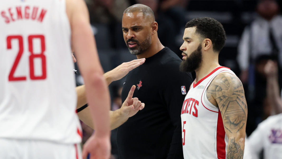 El entrenador de los Rockets, Ime Udoka, critica a los árbitros por 'llamadas perdidas flagrantes' en la derrota contra los Kings: 'Consigue unas malditas gafas'
