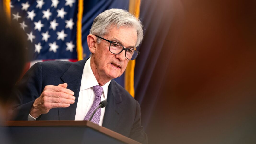 El presidente de la Fed, Jerome Powell, puede cumplir el resto de su mandato, dice Bessent, elegido por Trump para el Tesoro
