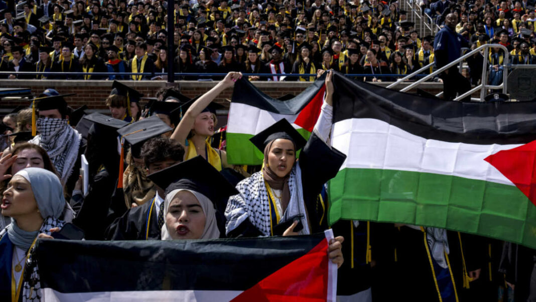 Estudiantes demandan a la Universidad de Michigan por represión de protestas pro palestinas
