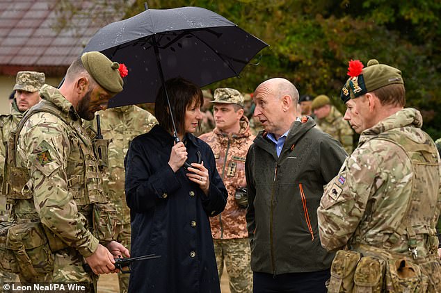 Anteriormente, el colega del gabinete del Canciller Laborista, John Healey, había insistido en que en la primavera de 2025 se anunciaría un calendario para aumentar el gasto en defensa al 2,5 por ciento del PIB, tras una revisión de las prioridades.