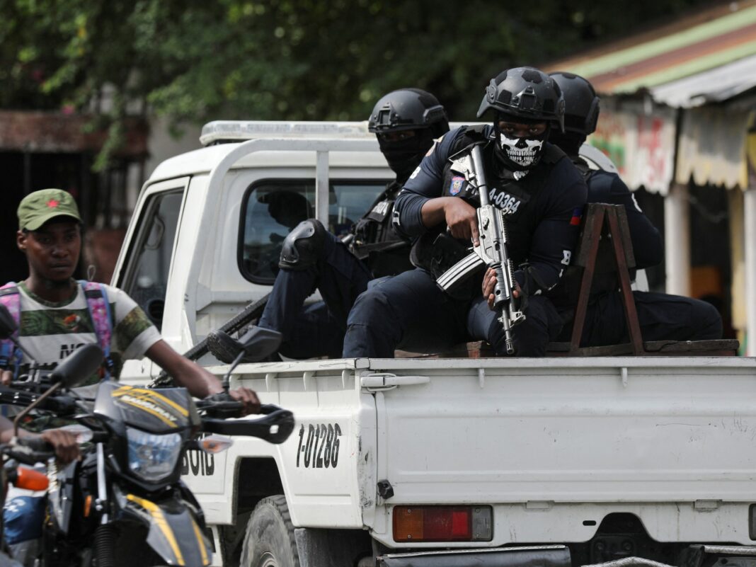 Hombres armados abren fuego contra periodistas durante la reapertura de un hospital en Haití
