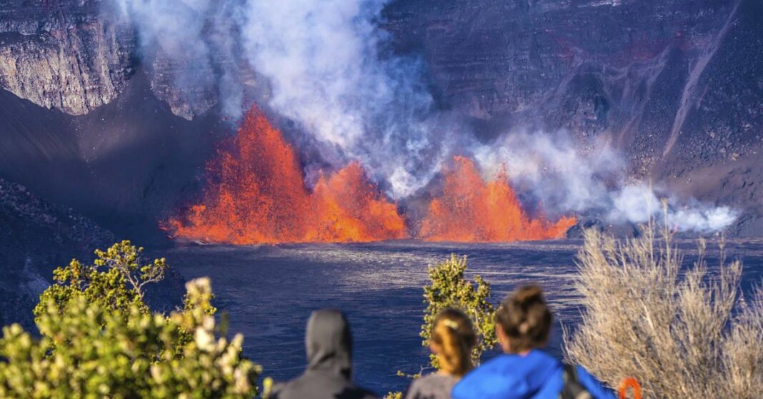 Impresionantes fotografías muestran lava en erupción del volcán Kilauea de Hawái
