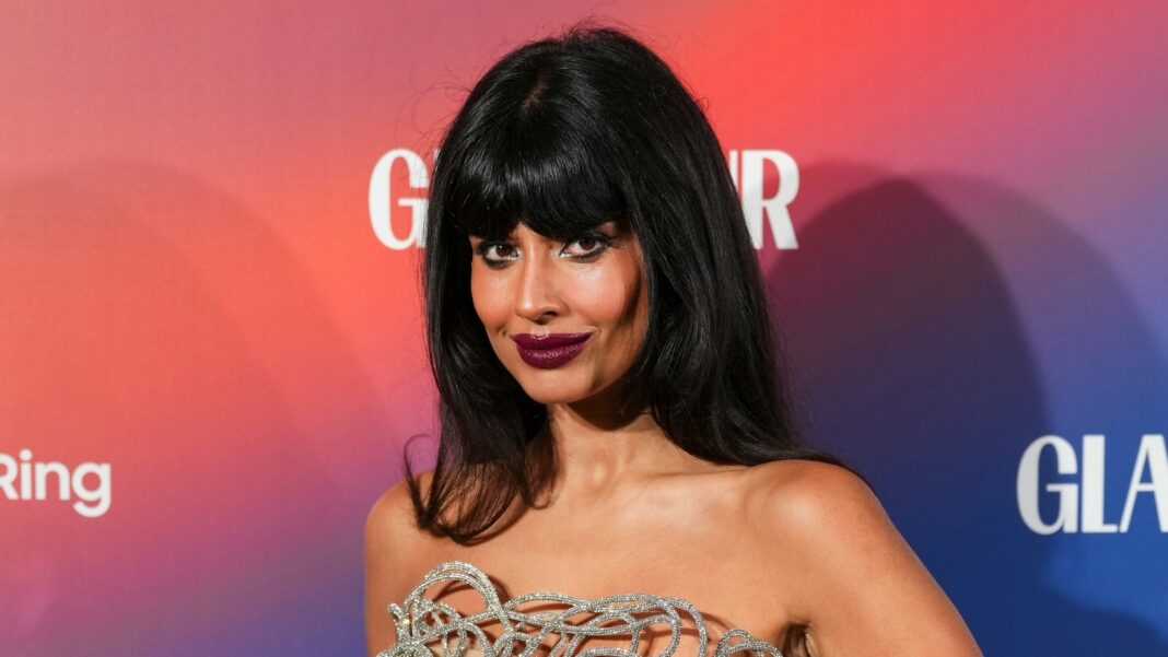 Jameela Jamil destroza Hollywood en medio de la 'era de la heroína Ozempic chic' después de la batalla contra el trastorno alimentario
