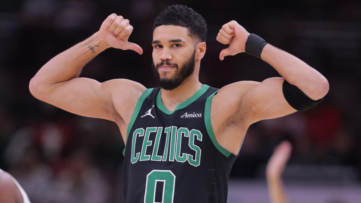 Jayson Tatum se une a Larry Bird como los únicos jugadores en la historia de los Celtics en registrar un triple-doble de 40 puntos
