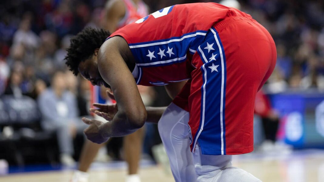 Joel Embiid sale de la derrota ante los Pacers después de un golpe para enfrentar mientras continúa la temporada infernal de los Sixers
