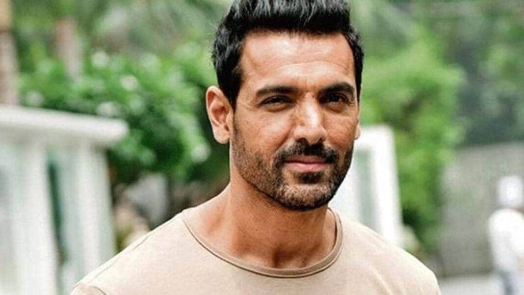 John Abraham insta al gobierno de Nepal a cancelar el Festival del Elefante de Chitwan por la 