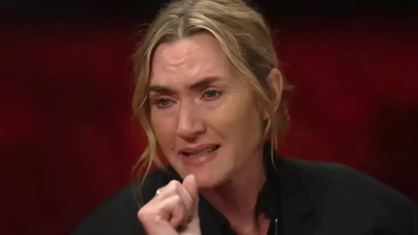 Kate Winslet recuerda haber tenido que lidiar con personas que avergonzaban a las gordas cuando era una 'joven actriz' y critica los estándares de belleza de Hollywood
