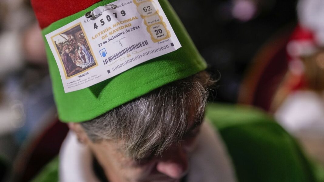 La lotería 'El Gordo' de España regala millones en el sorteo de Navidad
