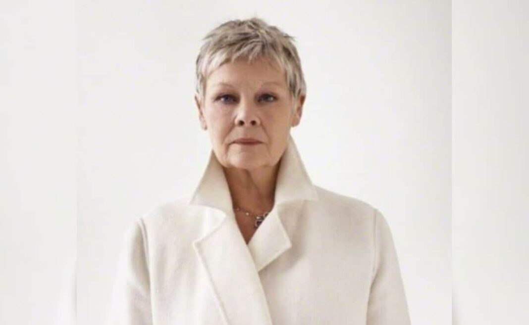 La revelación LOL de Judi Dench: su loro la llama por nombres explícitos
