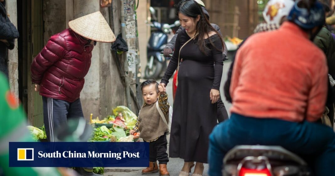 La tasa de natalidad de Vietnam cae a un mínimo histórico a pesar del impulso propagandístico
