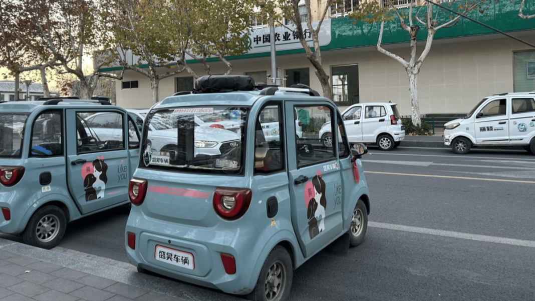 'Laotoule': ¿Es este el final del camino para los vehículos eléctricos sin licencia aptos para personas mayores en China?
