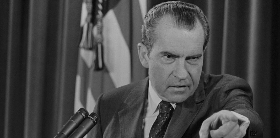 Los actos oficiales de Nixon contra su lista de enemigos llevaron a un esfuerzo bipartidista de impeachment
