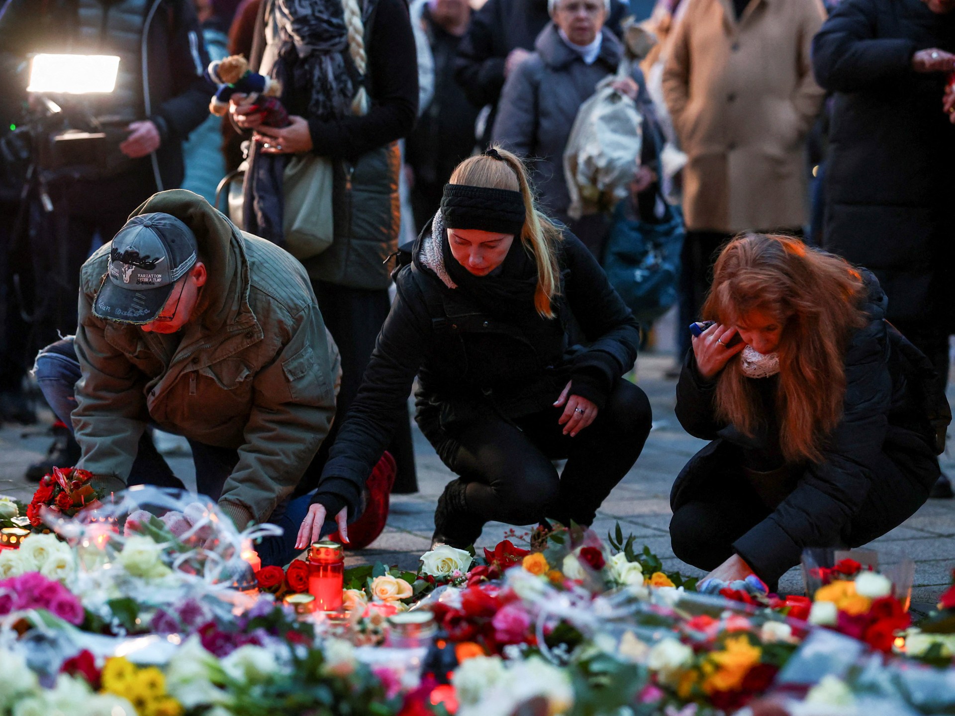 Los alemanes lloran la muerte de cinco personas y 200 heridos en el ataque al mercado navideño
