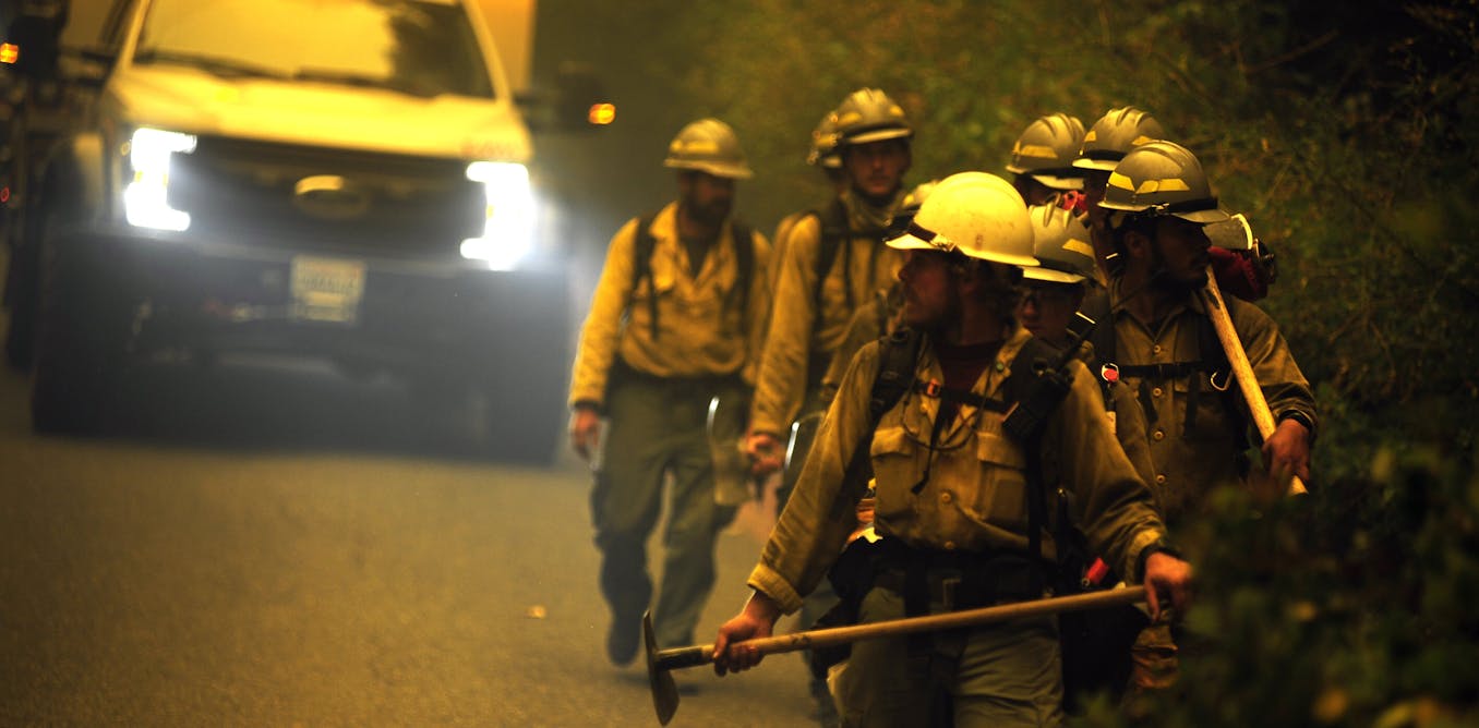 Los bomberos forestales enfrentan un recorte salarial de hasta $20,000 si el Congreso no actúa; eso está pasando factura a una fuerza laboral que ya está bajo estrés.
