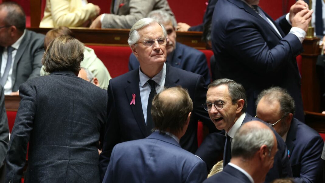 Los legisladores franceses celebrarán una moción de censura contra el asediado gobierno de Barnier el miércoles
