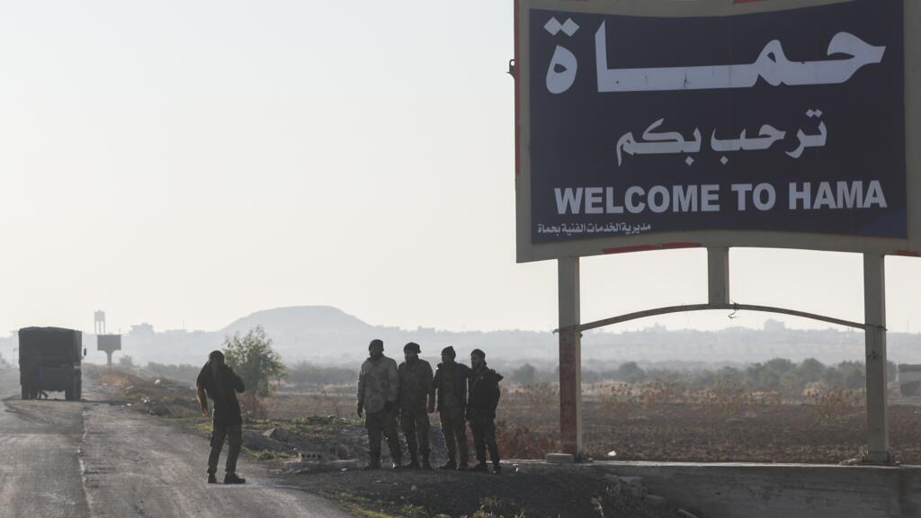 Los rebeldes sirios entran en la ciudad central de Hama en el último golpe al régimen de Assad
