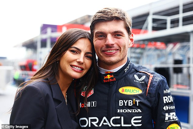 Max Verstappen y Kelly Piquet anunciaron que esperan su primer hijo