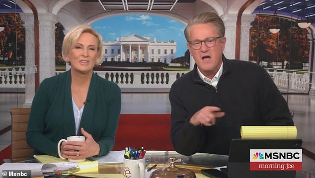 Los presentadores de Morning Joe, Joe Scarborough y Mika Brzezinski, estuvieron ausentes durante la transmisión del viernes, solo un día después de una controvertida perorata al aire (en la foto).