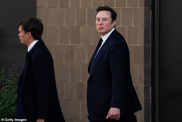 El jefe de Tesla, Elon Musk (en la foto), criticó la decisión de un juez de rescindir su paquete salarial de 56 mil millones de dólares por segunda vez.