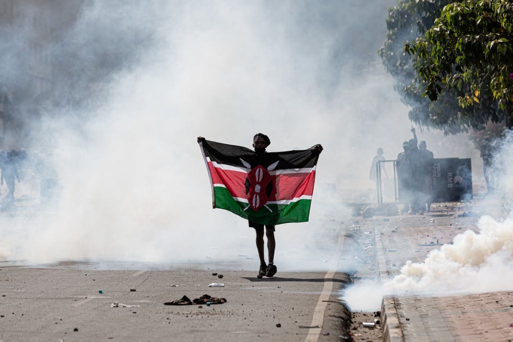 Noticias24 | Kenia detiene a manifestantes que protestaban contra los recientes secuestros
