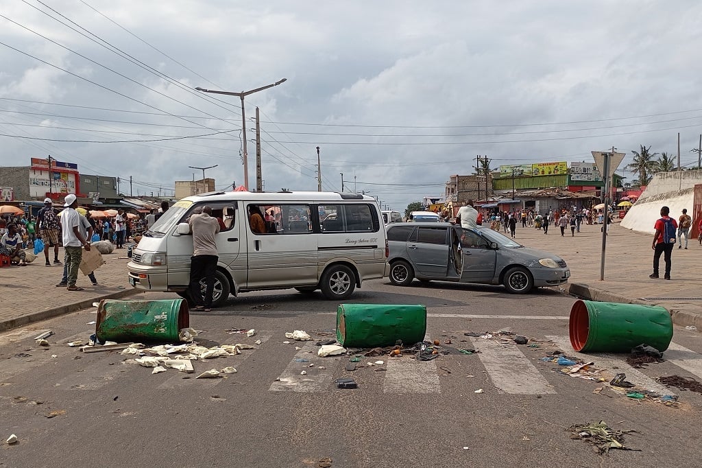 Noticias24 | Las protestas electorales en Mozambique afectan a Eswatini, Zambia y la JSE
