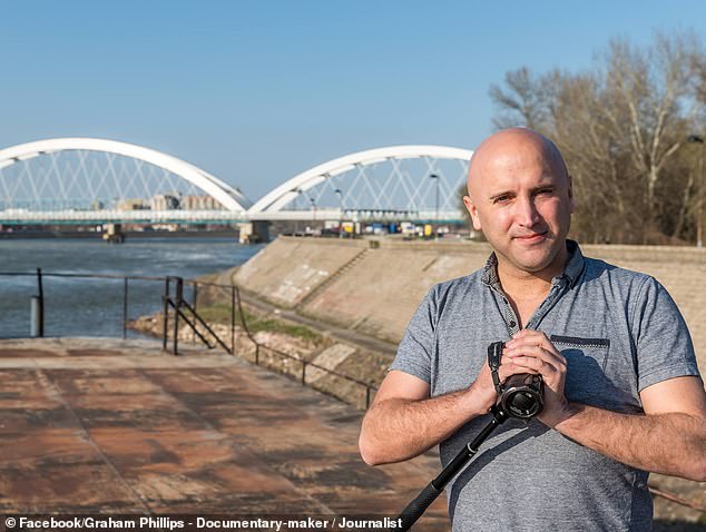 El bloguero británico Graham Phillips, en la foto, vive bajo severos castigos legales en Mariupol, pero nunca ha sido acusado ni condenado por ningún delito.