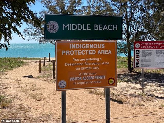 Un cartel que advierte que se necesitaba un permiso de visitante para acceder a una playa en el Territorio del Norte ha indignado a los usuarios de las redes sociales.