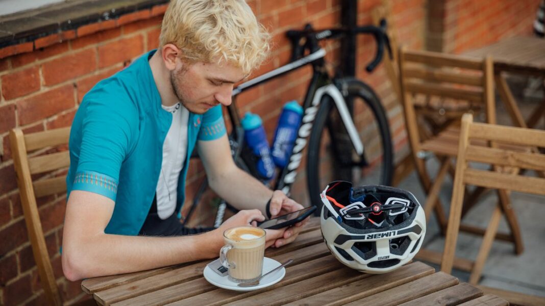 Regalos de última hora que les encantarán a los ciclistas: suscripciones de regalo a Strava, Ride with GPS y más están a solo un clic de distancia.
