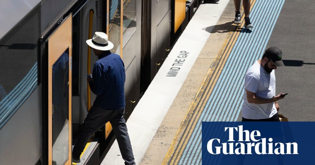 Retrasos en los trenes de Sydney: los viajeros advirtieron sobre una acción industrial 