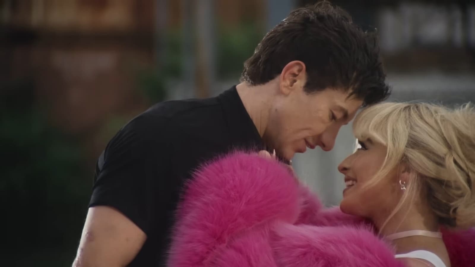 Sabrina Carpenter y Barry Keoghan 'se toman un descanso' después de un año de relación
