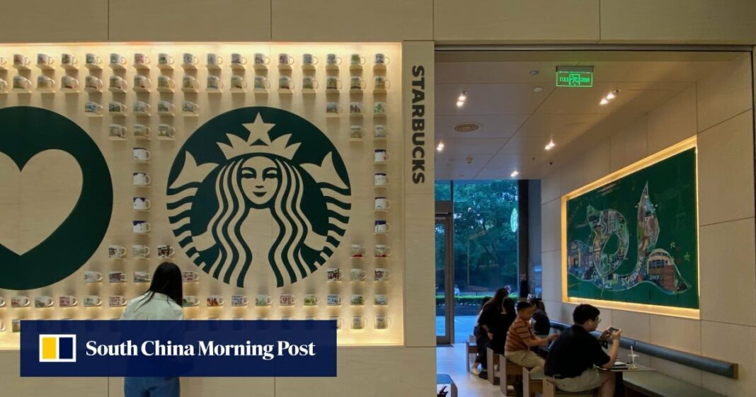 Starbucks contrata director de crecimiento en China para luchar contra Luckin Coffee
