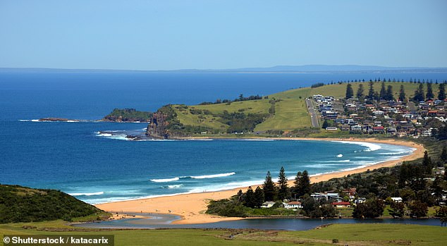 La mujer de 66 años se ahogó en Werri Beach (en la foto), cerca de Gerringong, a unos 130 kilómetros al sur de Sídney, a las 9 de la mañana del sábado.