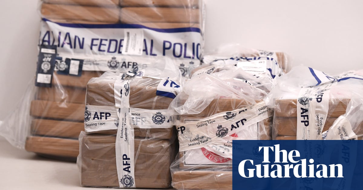 Trece acusados ​​después de que la policía frustrara la mayor supuesta importación de cocaína en la historia de Australia
