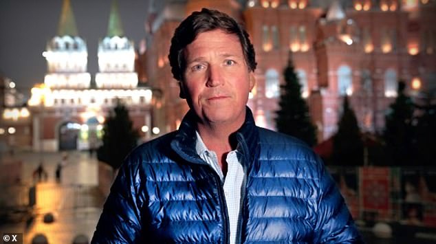 Carlson, que apareció fuera del Kremlin en un vídeo compartido en sus redes sociales, dijo que estaba de regreso en el país diez meses después de entrevistar al presidente ruso Vladimir Putin.