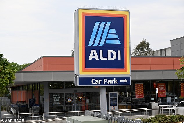 A raíz de la controversia, un usuario de las redes sociales preguntó a Aldi Australia si algún ganado en su cadena de suministro recibió el aditivo (imagen de archivo).