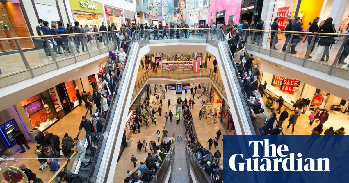 Un hombre muere al caer desde un balcón en el centro comercial Bullring de Birmingham
