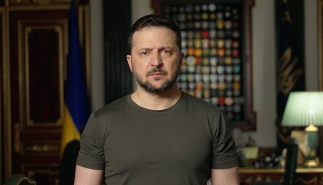 Zelensky dice que Ucrania seguirá atacando objetivos militares rusos
