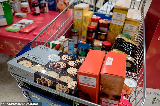 Un nuevo estudio muestra que ir de compras en las fiestas, una tarea inevitable para cualquier hogar festivo, es tan estresante como hacer un examen o tener una entrevista de trabajo (foto de archivo)