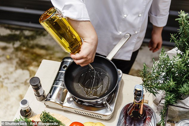 Es un artículo básico en las cocinas de todo el Reino Unido. Pero resulta que probablemente has estado almacenando mal el aceite de oliva.