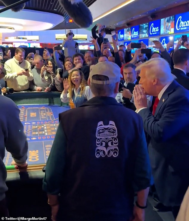 Donald Trump se involucró en la mesa de dados del Circa Casino en Las Vegas, Nevada