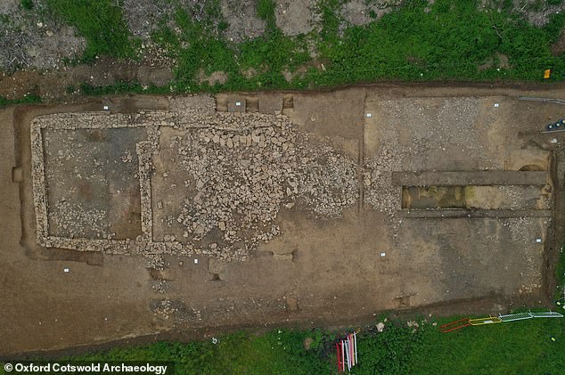 La estación de servicio romana, ubicada cerca de la rotonda de Air Balloon de la A417, a unas cinco millas al sur de Cheltenham, es el tema de Digging for Britain de BBC Two.