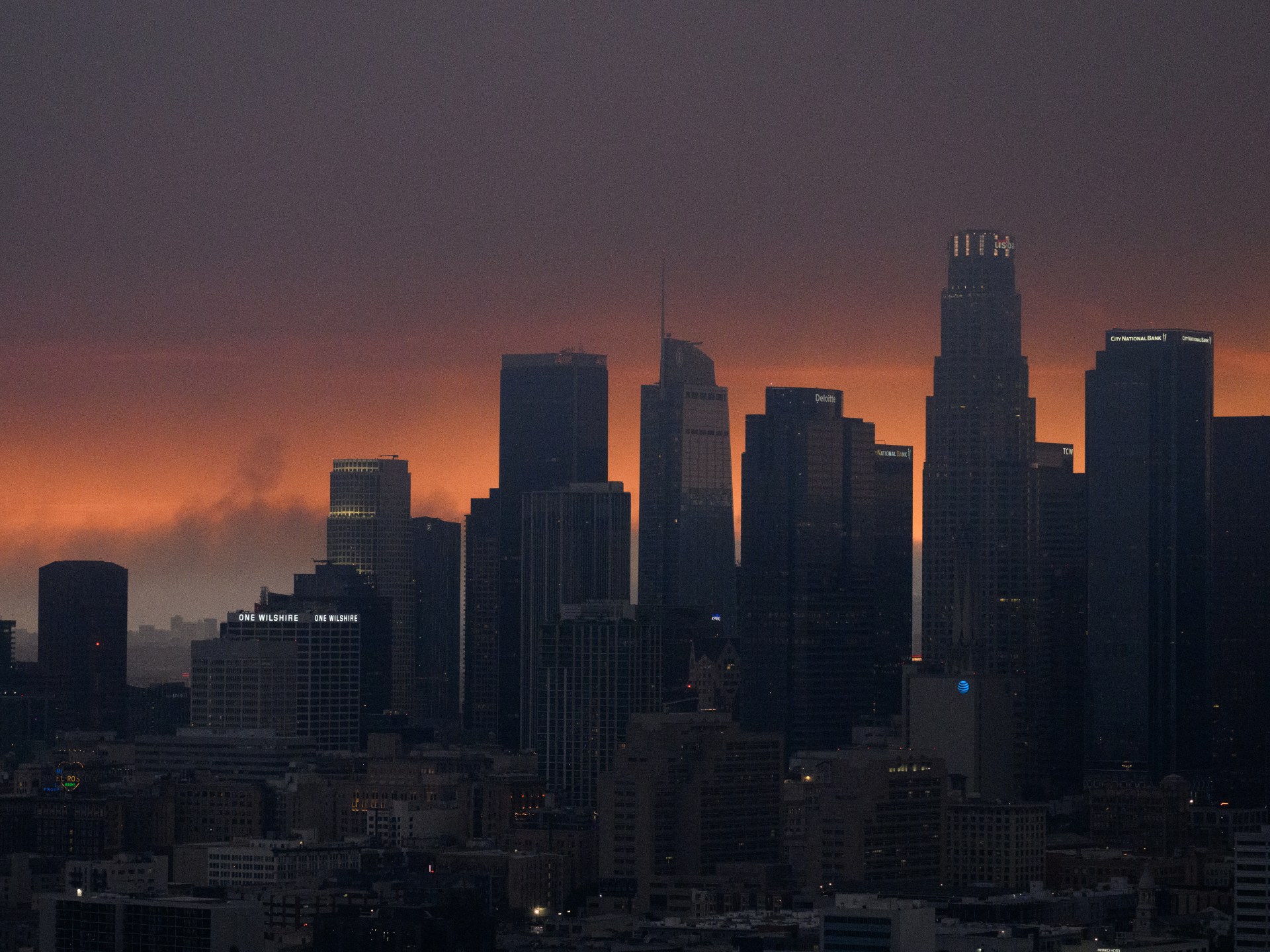 ¿Qué magnitud tienen los incendios forestales de California y por qué se propagaron tan rápido?
