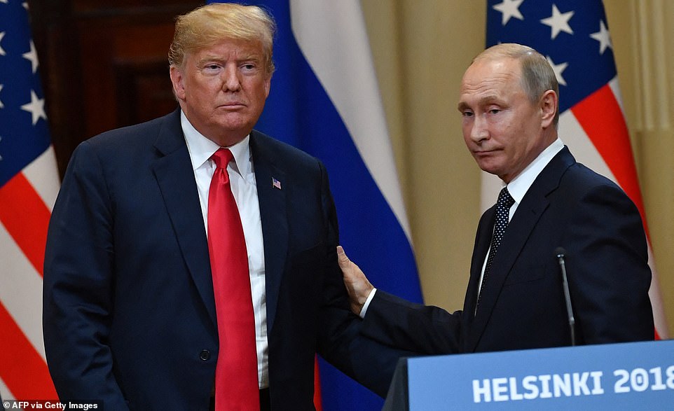 El presidente ruso Vladimir Putin está listo para reunirse con el presidente electo Donald Trump, dijo el viernes el Kremlin. Y el Kremlin elogió a Trump por su disposición a hablar sobre la guerra con Ucrania. 