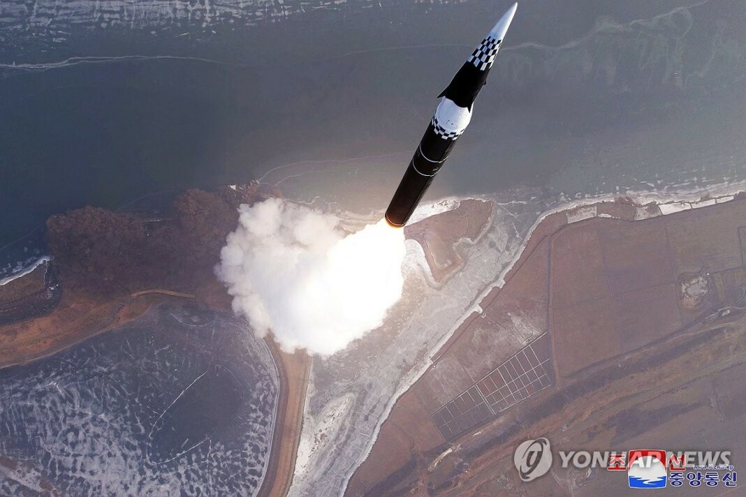 (3rd LD) N. Korea claims successful test of new intermediate-range hypersonic missile