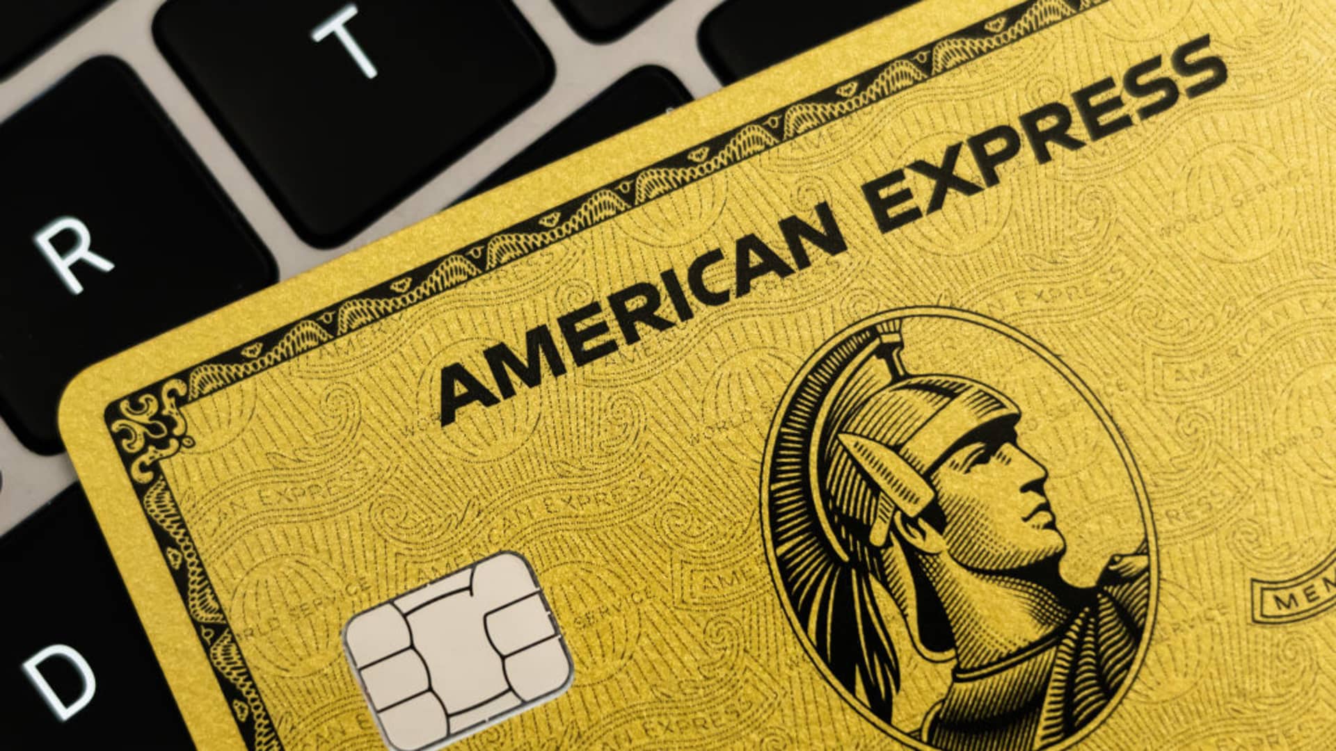 American Express pagará 230 millones de dólares para resolver la investigación de fraude del Departamento de Justicia y la afirmación de marketing engañoso
