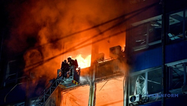 Aumenta a 127 el número de heridos en el ataque ruso a Zaporizhzhia
