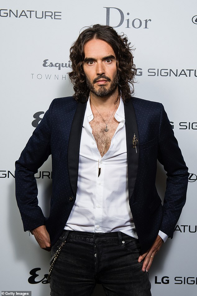 Una revisión de la BBC sobre la conducta de Russell Brand (en la foto) durante su tiempo con la emisora ​​descubrió que las personas estaban demasiado asustadas para expresar preocupaciones sobre el presentador porque creían que 