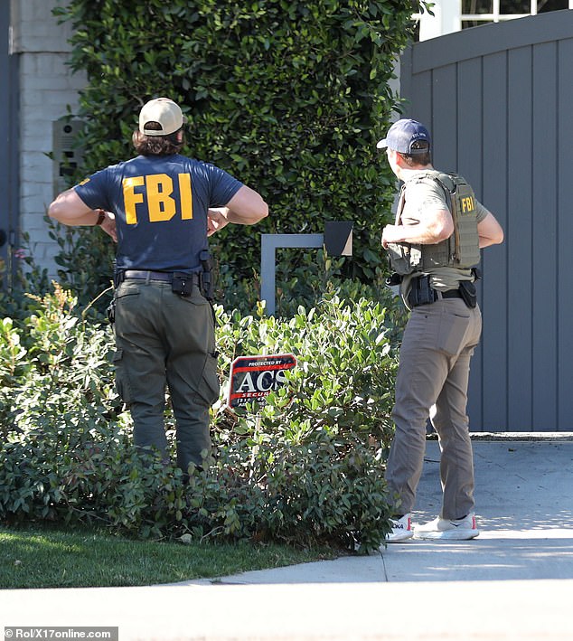 Ben Affleck recibió una sorprendente llamada a su puerta el domingo por parte de agentes del orden y se ha revelado el motivo de la impactante visita.